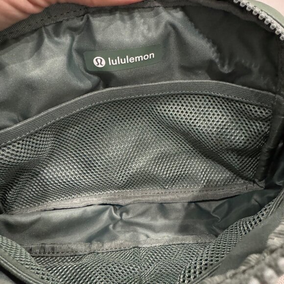Lululemon Everywhere Belt Bag Large 2L - Grey Eucalyptus - Picture 6 of 7